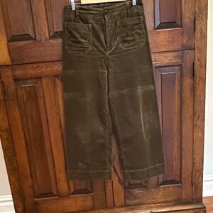 Collette corduroy cropped pants. Beautiful dark green color. Size 29